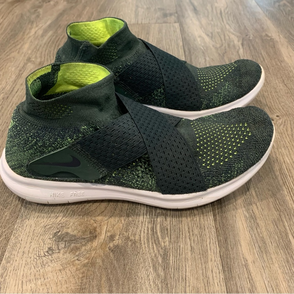 Nike Free RN Motion Flyknit Women’s green 8.5 runner shoe wrap run gym